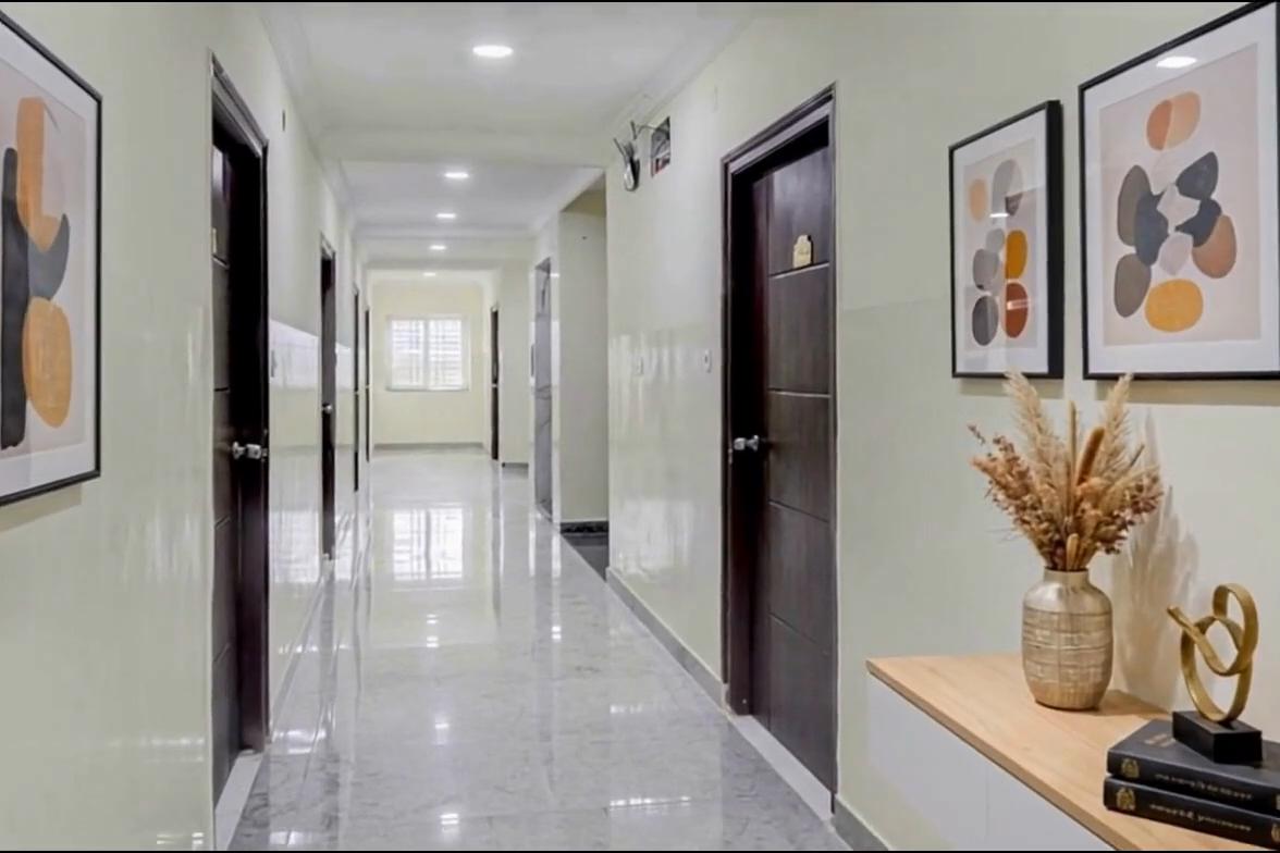 FabHotel Honey Grand - My Home Twitza & Mindspace, Hitech City - Tap to explore photos