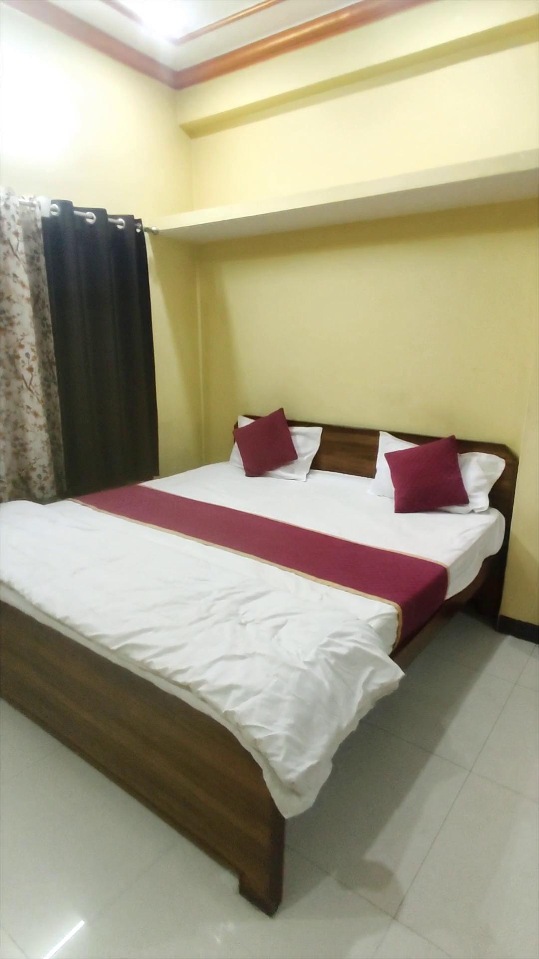 The Shiv Ganga Guest house - Tap to explore photos
