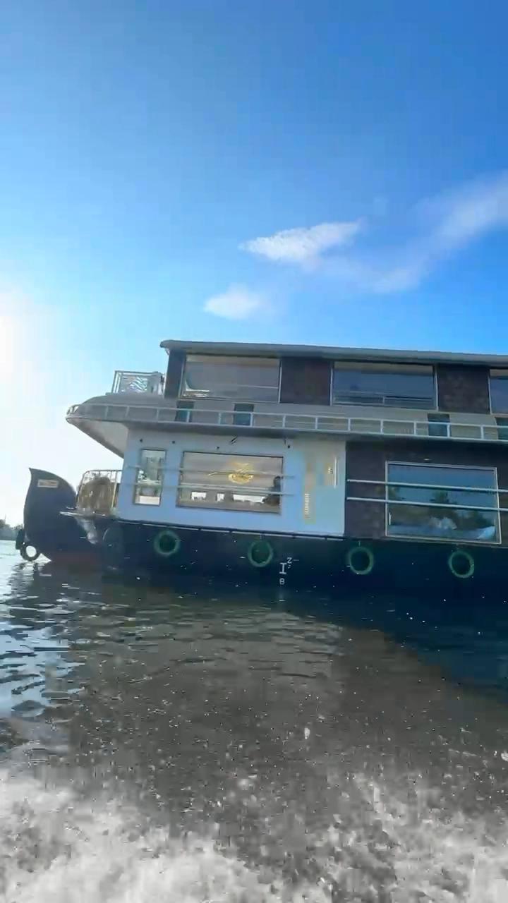 Ivaansh international Luxury Houseboat - Tap to explore photos