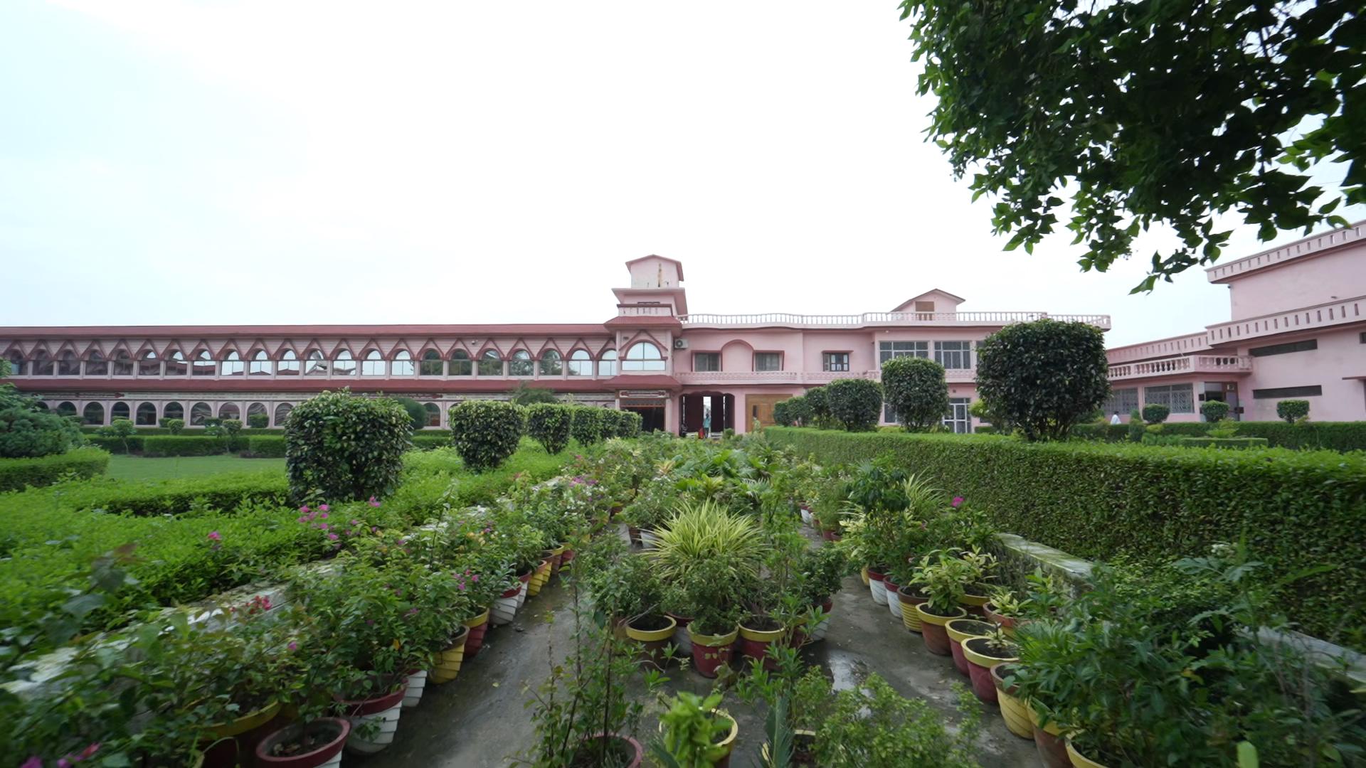 Omji Ashram - Udasin Sangat Rishi - Tap to explore photos