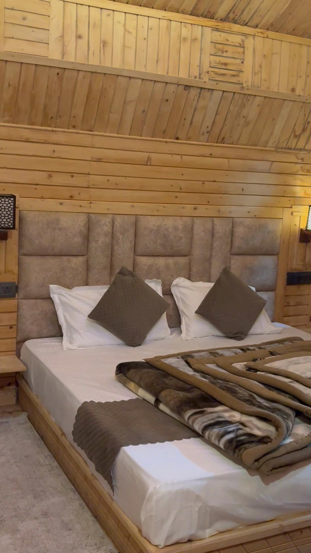 The wood inn Homestay - Tap to explore photos