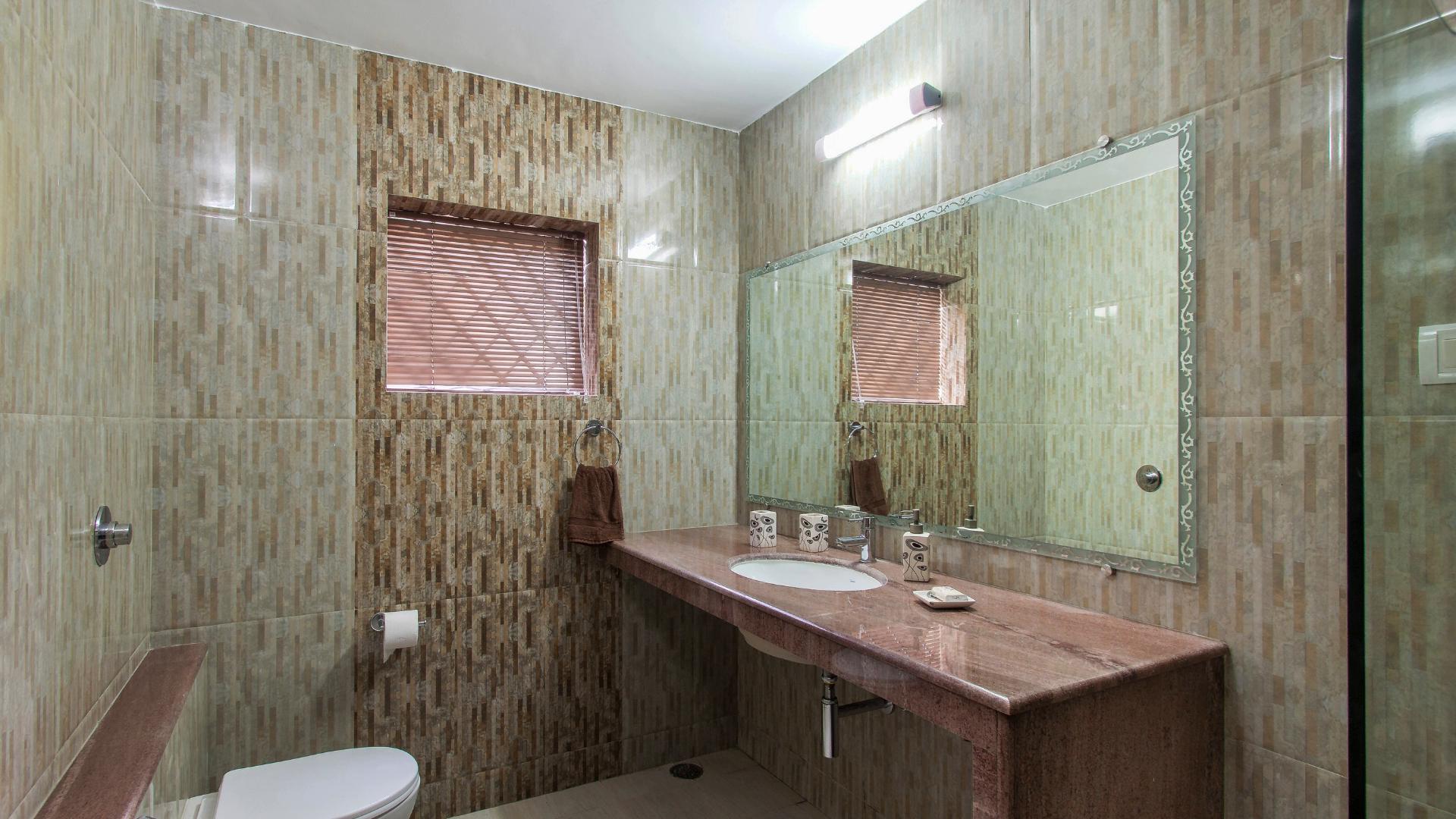 Villa Calangute  Phase 3 - Luxury Villa and Swimming pool on Adventure Street - Tap to explore photos