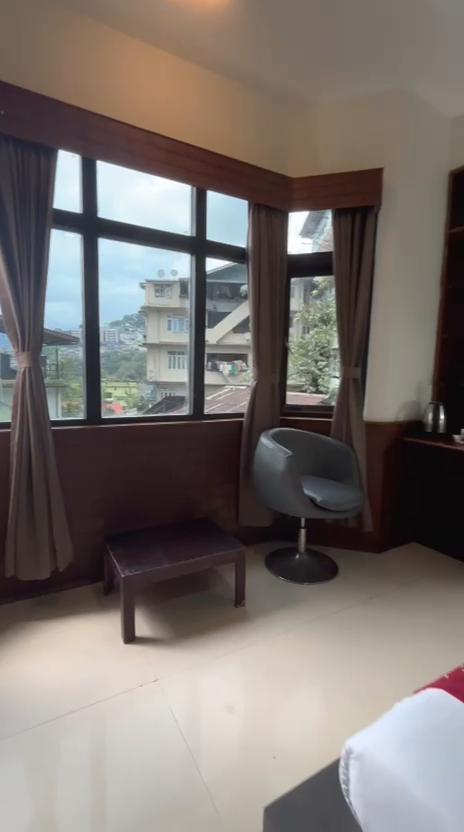 Hotel Yavachi - 300 mts from MG Marg - Tap to explore photos