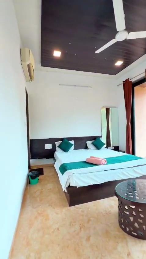 Stayfolio Aura Hill View Villa - Tap to explore photos