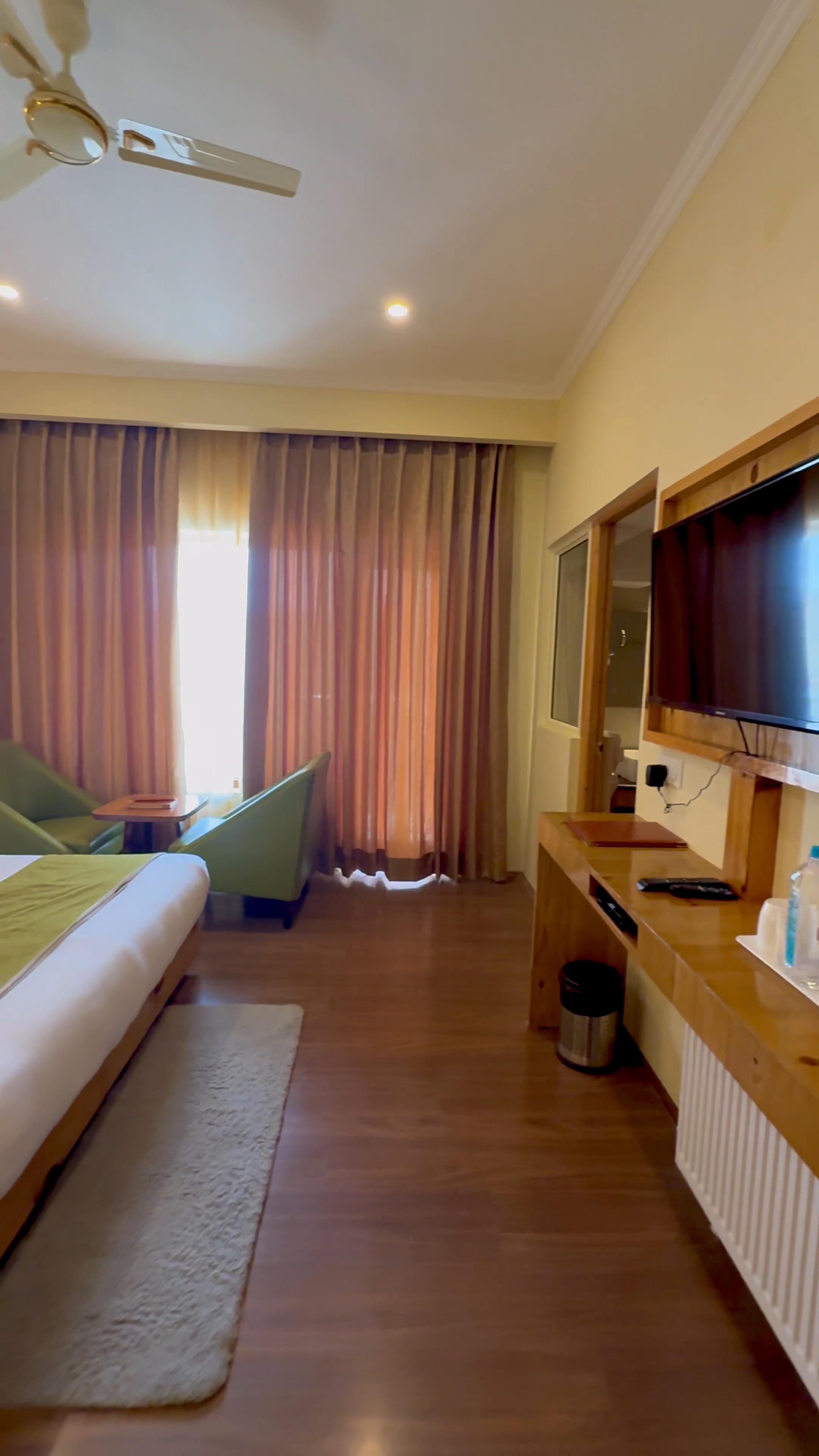 Hotel Crown Himalaya - Tap to explore photos