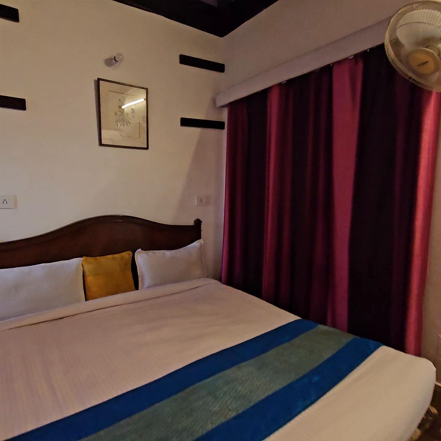 Sarthak inn Near KAINCHI DHAM 20 MINS - Tap to explore photos