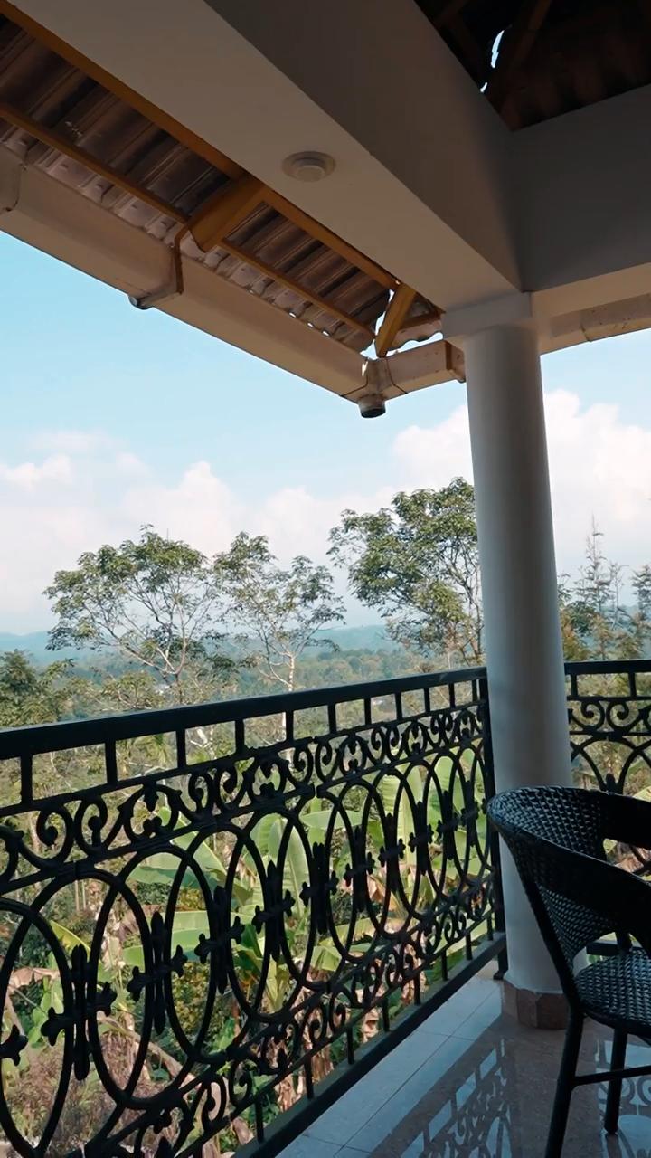 Dhara Dhvani Getaway Homestay - Tap to explore photos