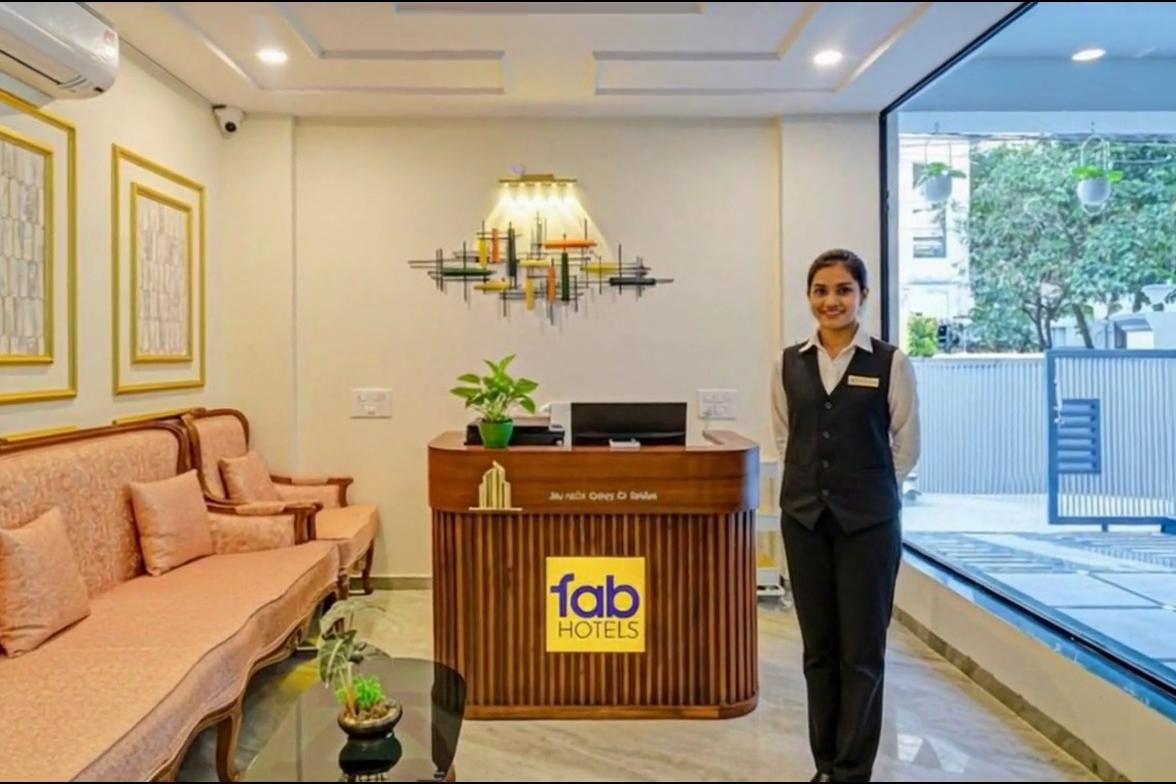 FabHotel Broholic Stay Inn - AMB Cinemas & KIMS, Kondapur - Tap to explore photos