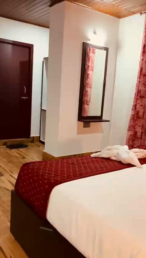 Hotel Kinlay By Sucasa Hills Near MG Marg, Gangtok - Tap to explore photos