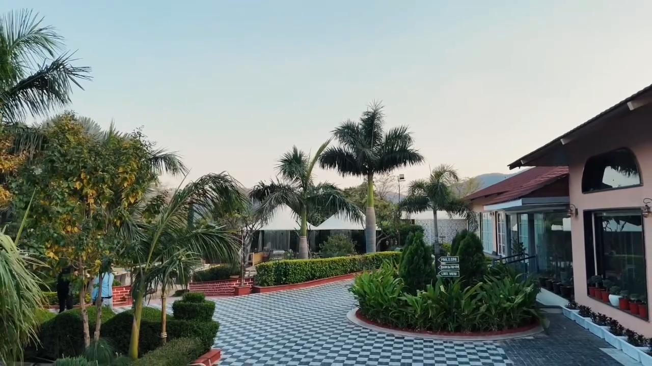 Desi Thath Resort - Tap to explore photos