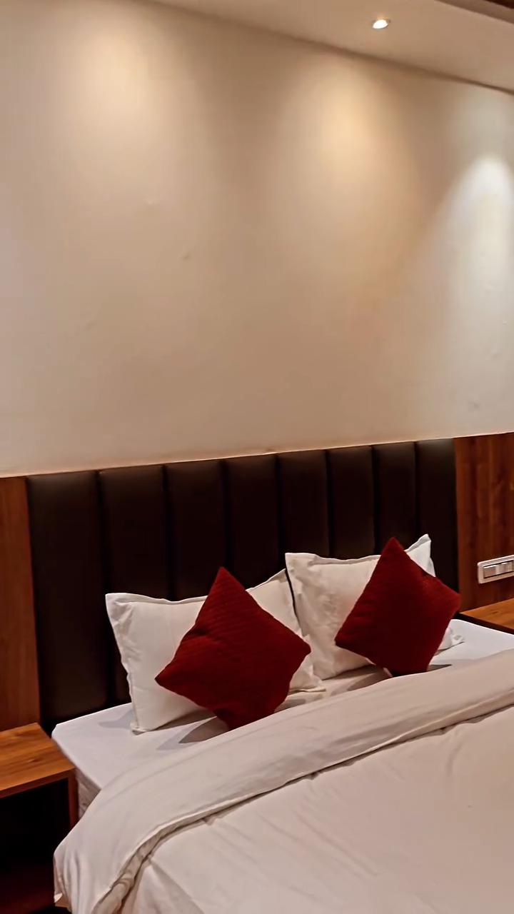 Hotel Sky Heaven Dalhousie - Tap to explore photos
