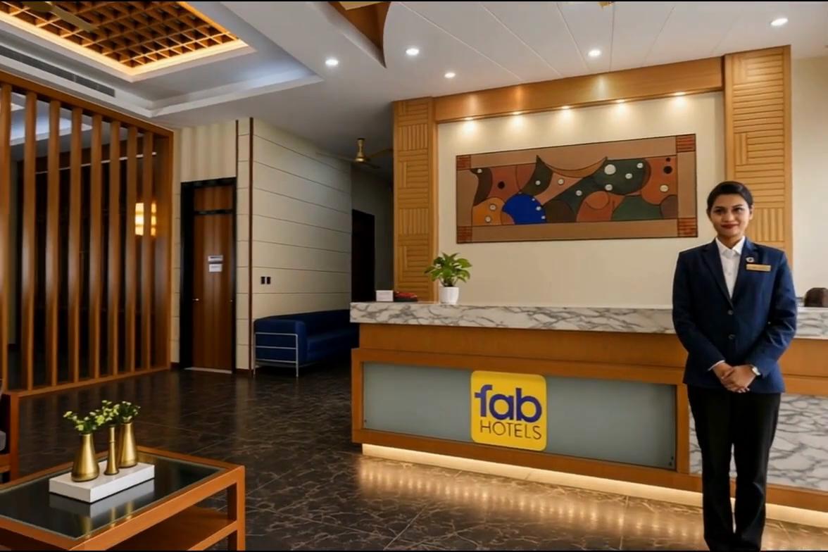 FabHotel Golden Gate Deluxe - Tap to explore photos