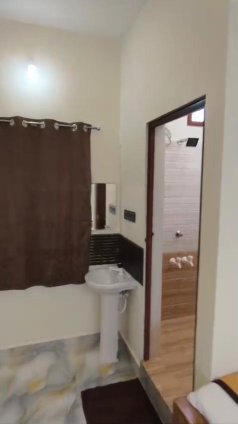 SRJ Home Stay - Tap to explore photos