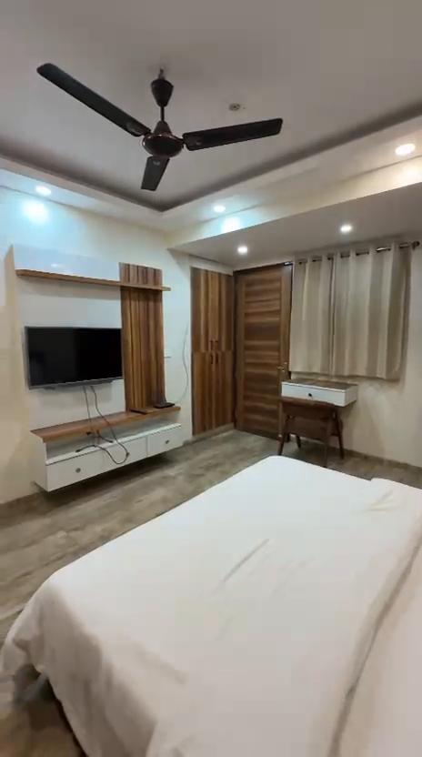 Vaneen Stay Premium Comfort Best Experience - Tap to explore photos