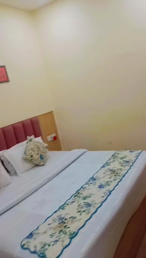 Sah Haveli Homestay Near Kashi Vishwanath Temple - Tap to explore photos