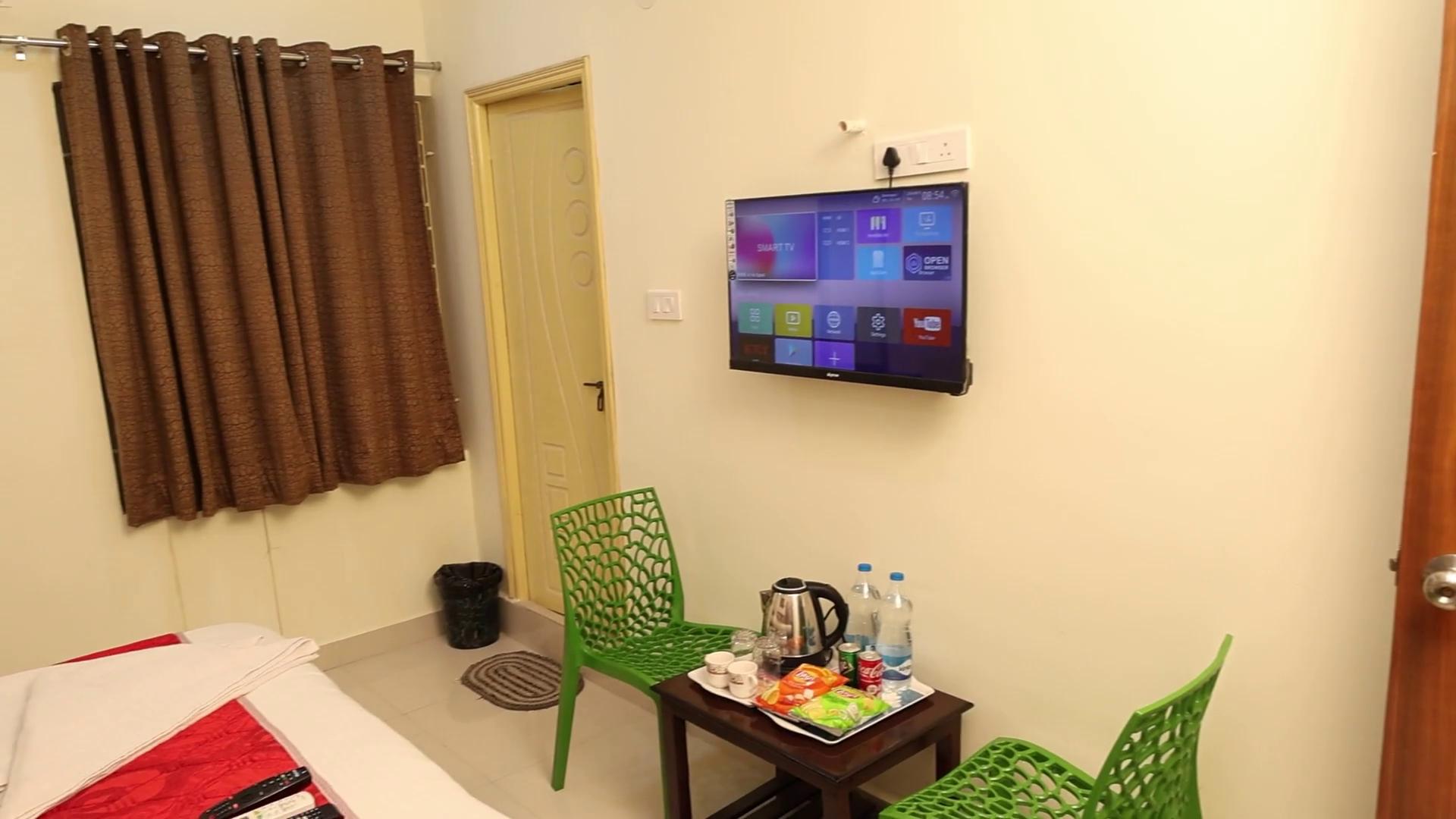 Hotel Sri Nilayam Inn - Tap to explore photos