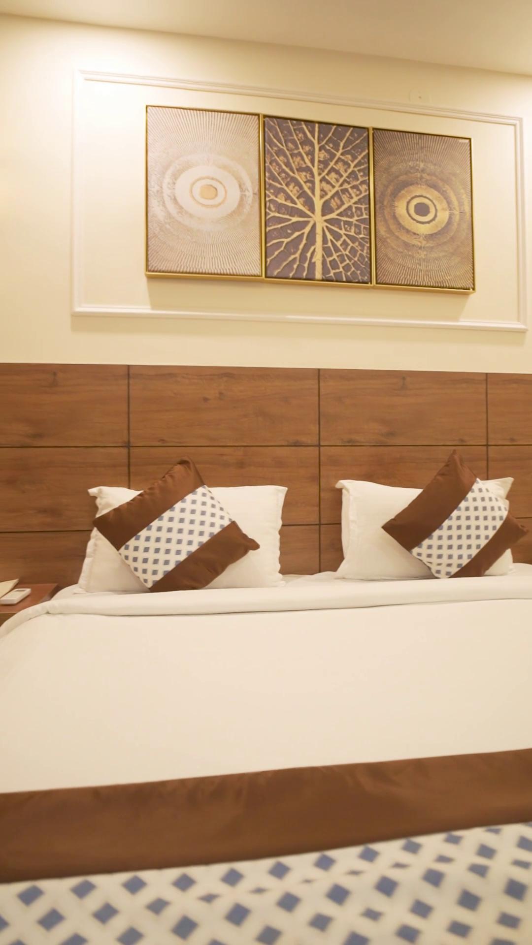 Hotel Nirvana Bliss (Behind Parmarth Niketan) - Tap to explore photos