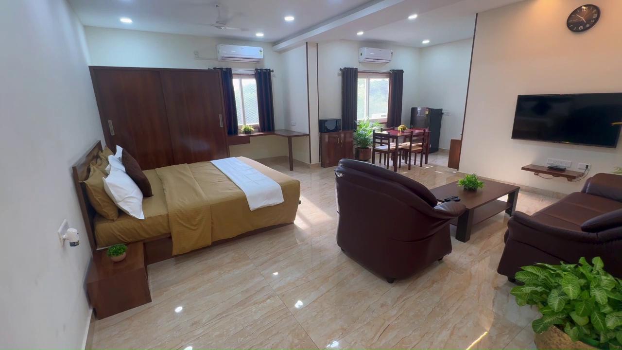 KODALI GUEST SUITES - Tap to explore photos