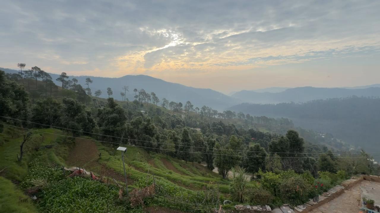 Laxman vila hilltop retreat - Tap to explore photos