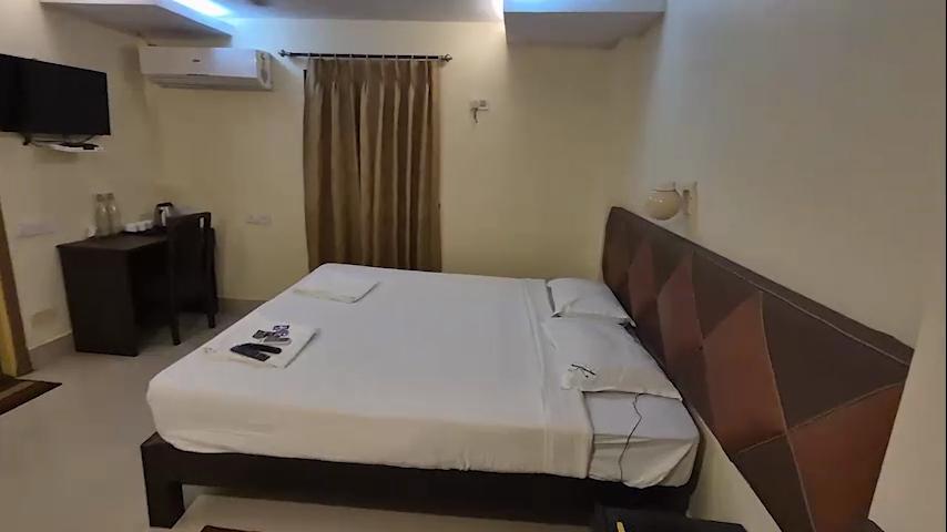 Hotel Shreesh - Tap to explore photos