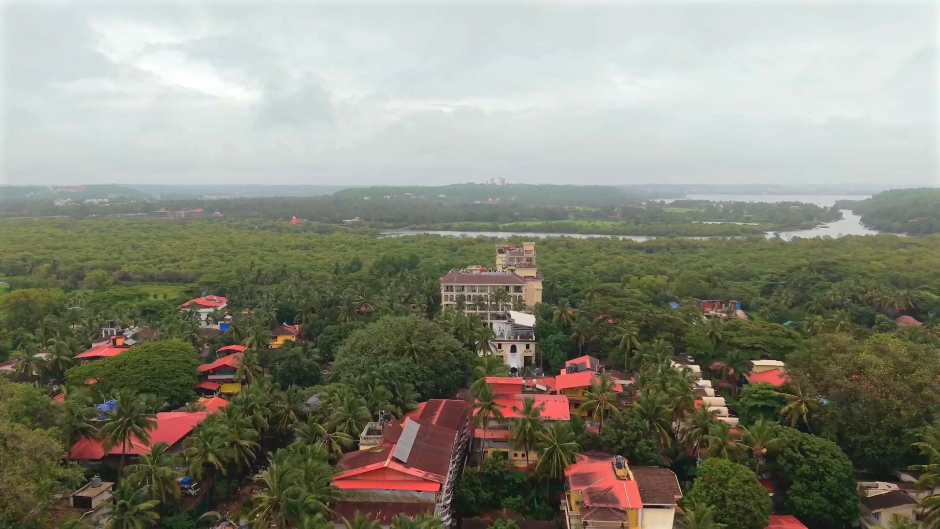 Holiday Inn Goa, Candolim - Tap to explore photos
