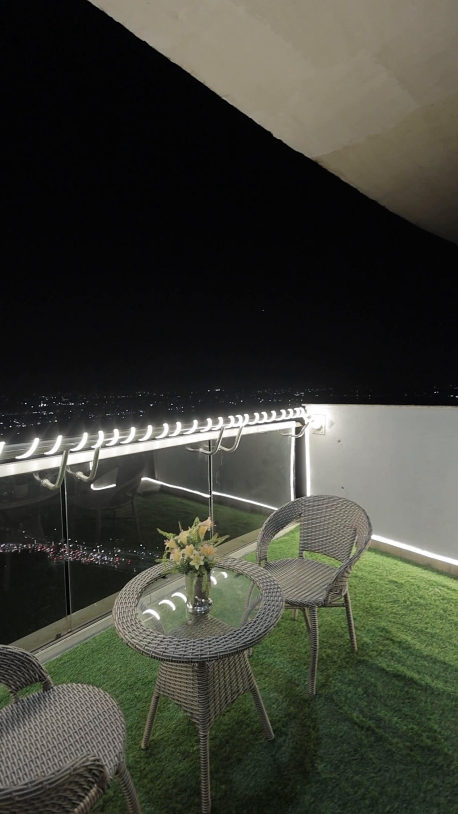 The Penthouse Perch - Tap to explore photos