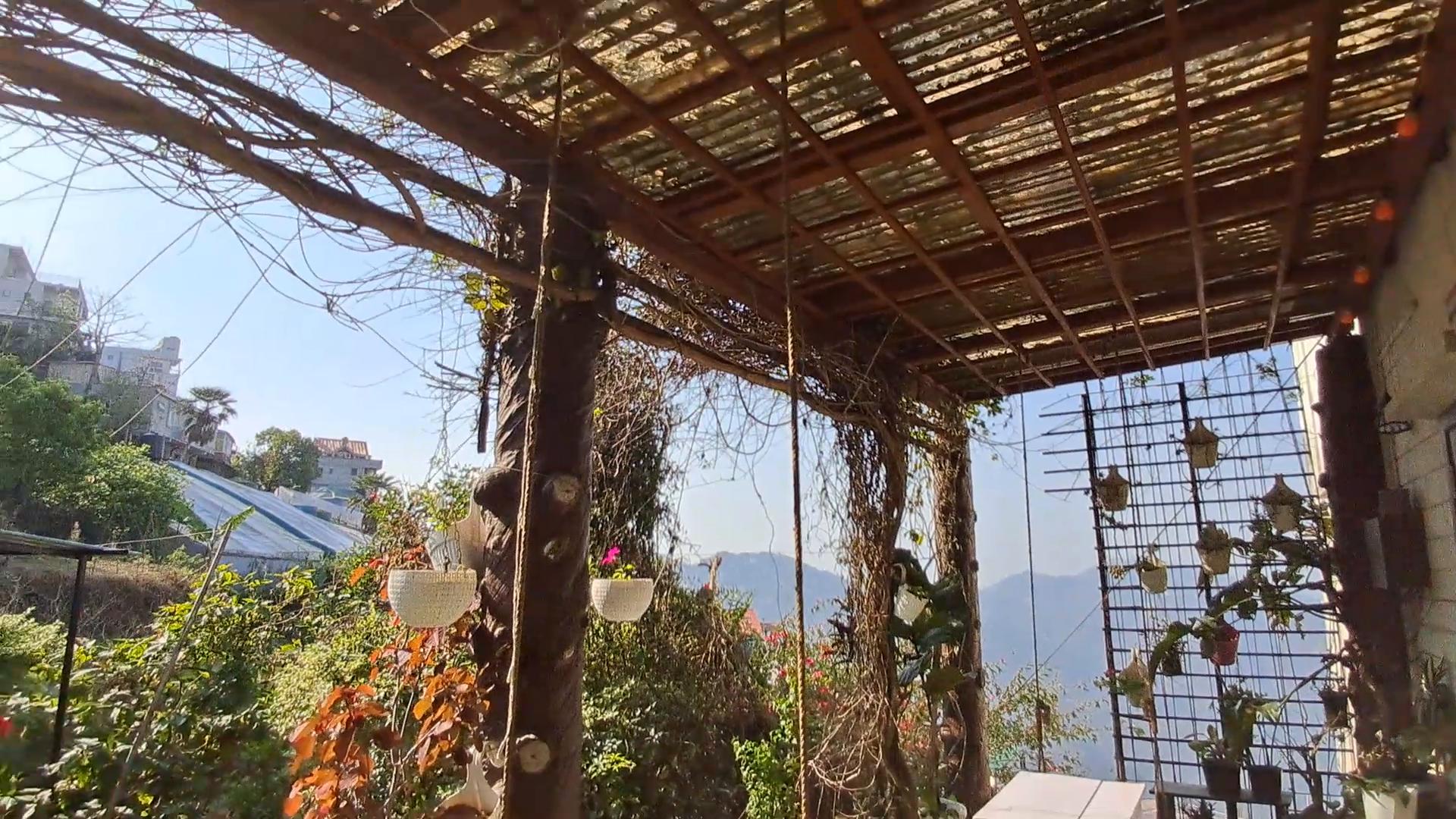 GIFTLAND HOMESTAY - Tap to explore photos