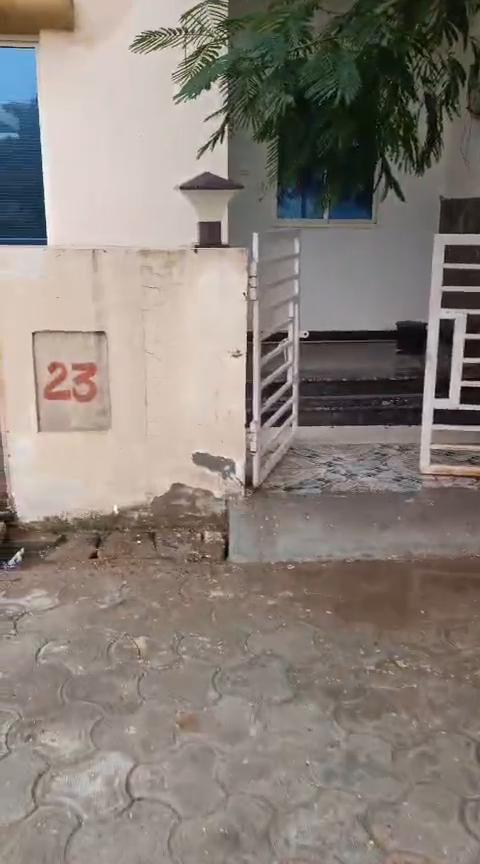 3 BHK Home in Vrindavan with Full kicthen - Tap to explore photos