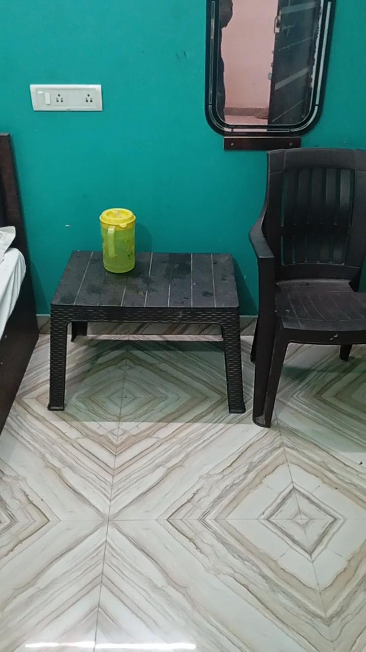 Shree Kashi Vishwanath guest house - Tap to explore photos