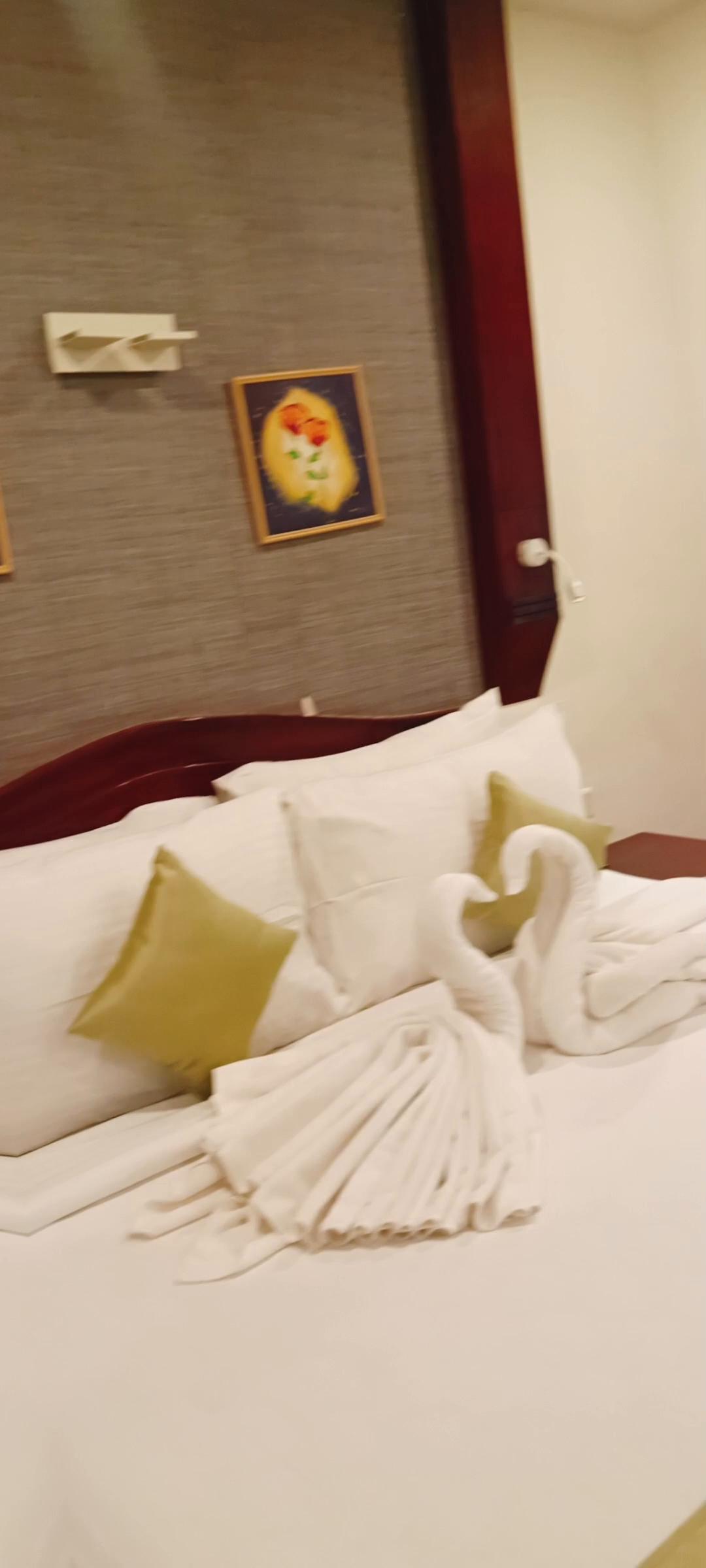 Sicilia Hotels - Tap to explore photos