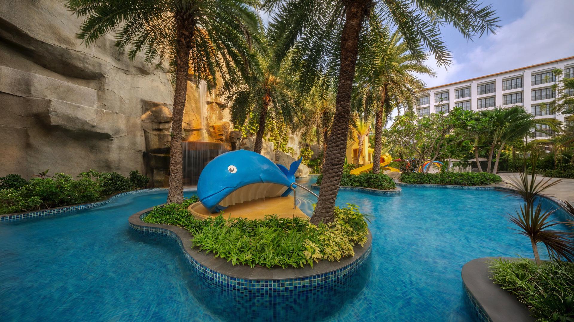 Mercure Pattaya Ocean Resort - Tap to explore photos
