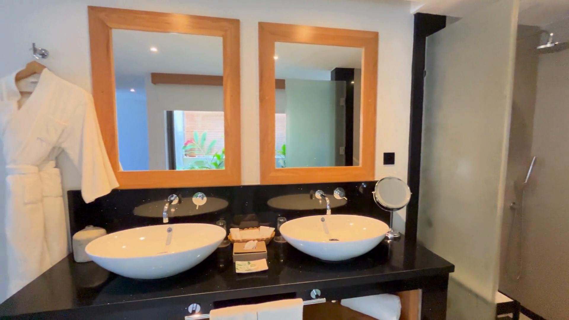 WondersBeach Boutique Hotel - Tap to explore photos