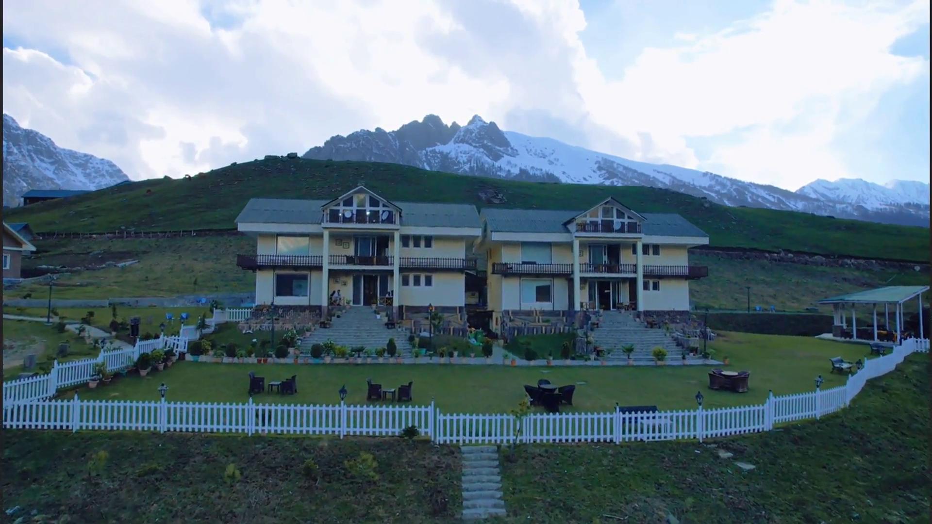 Golden Meadows Hotels & Resorts, Sonmarg - Tap to explore photos