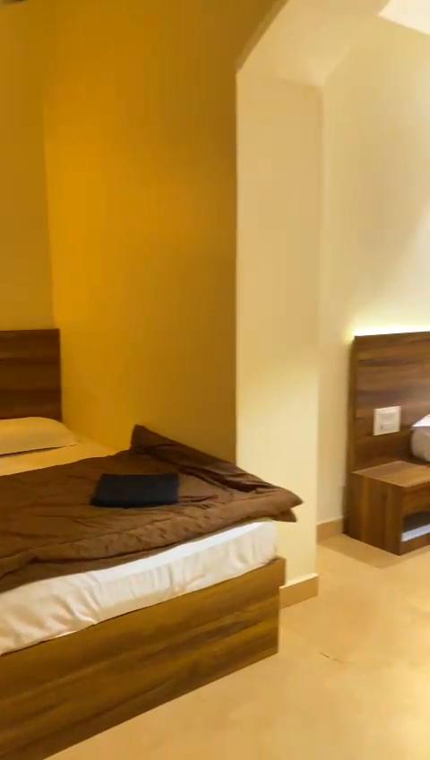 Hotel Gokul Villa - Tap to explore photos