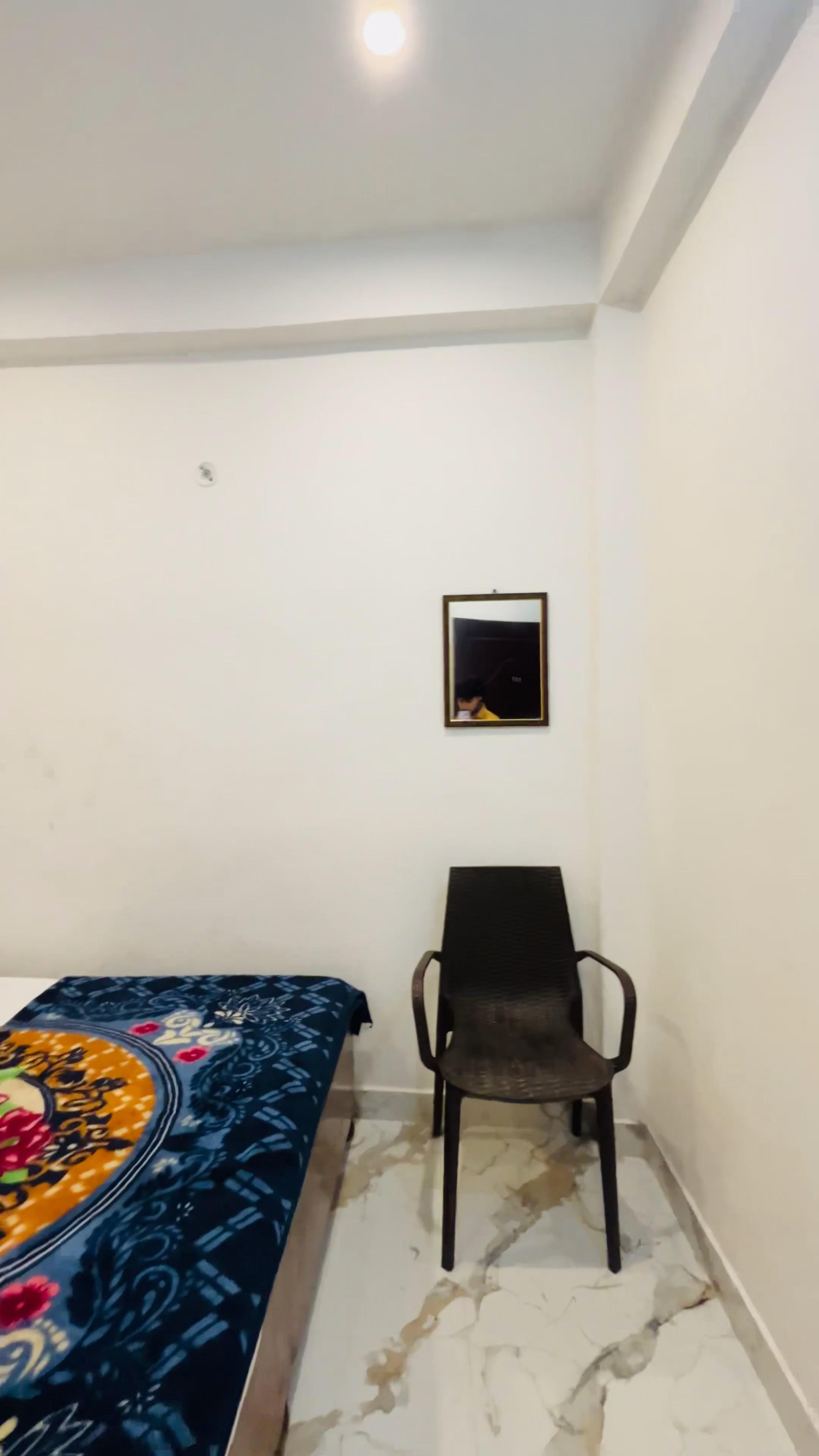 Mangal Kashi P Guest House - Tap to explore photos