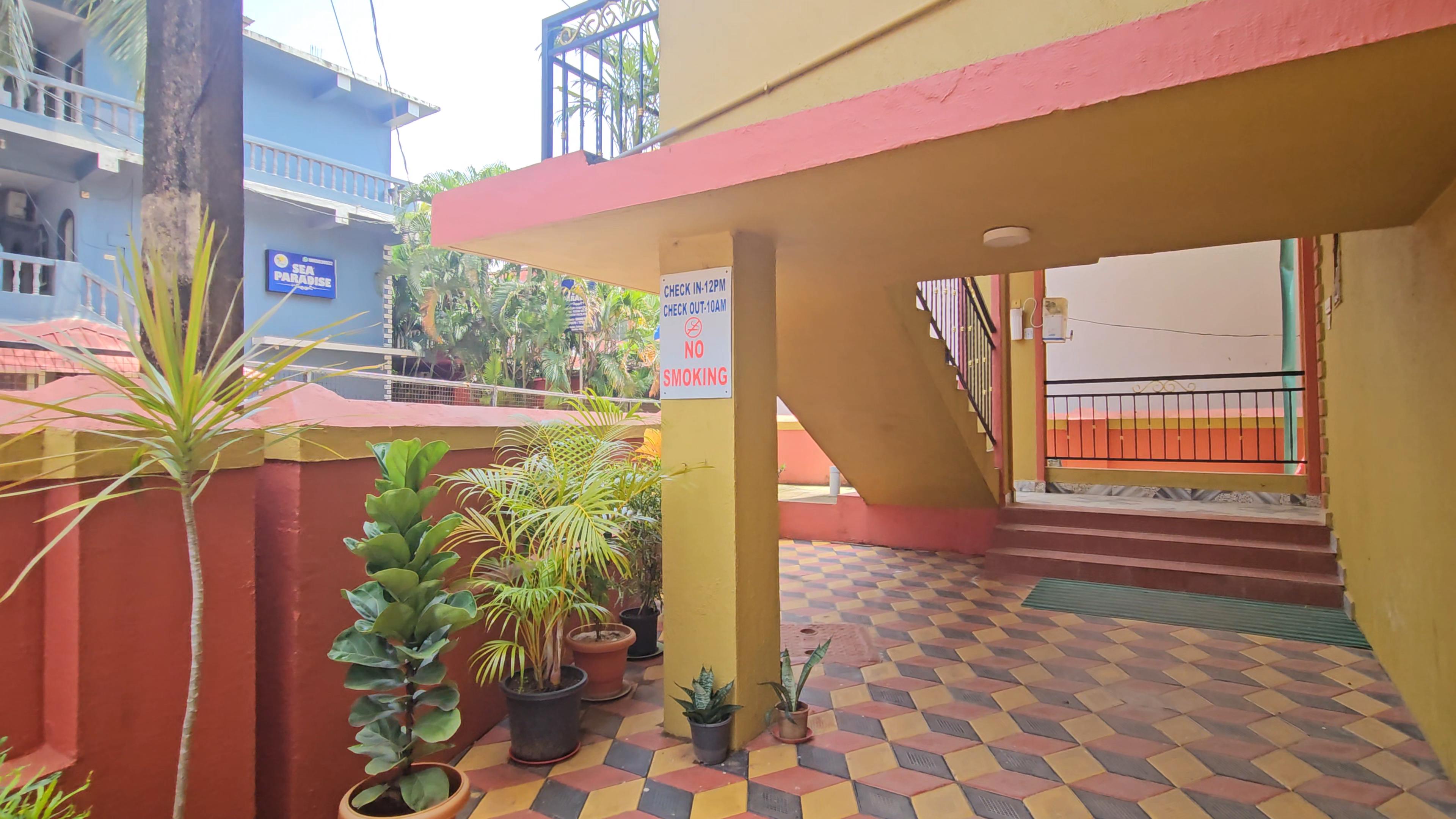 Ronz Vista da Praia | Rooms with Wi-Fi - Tap to explore photos
