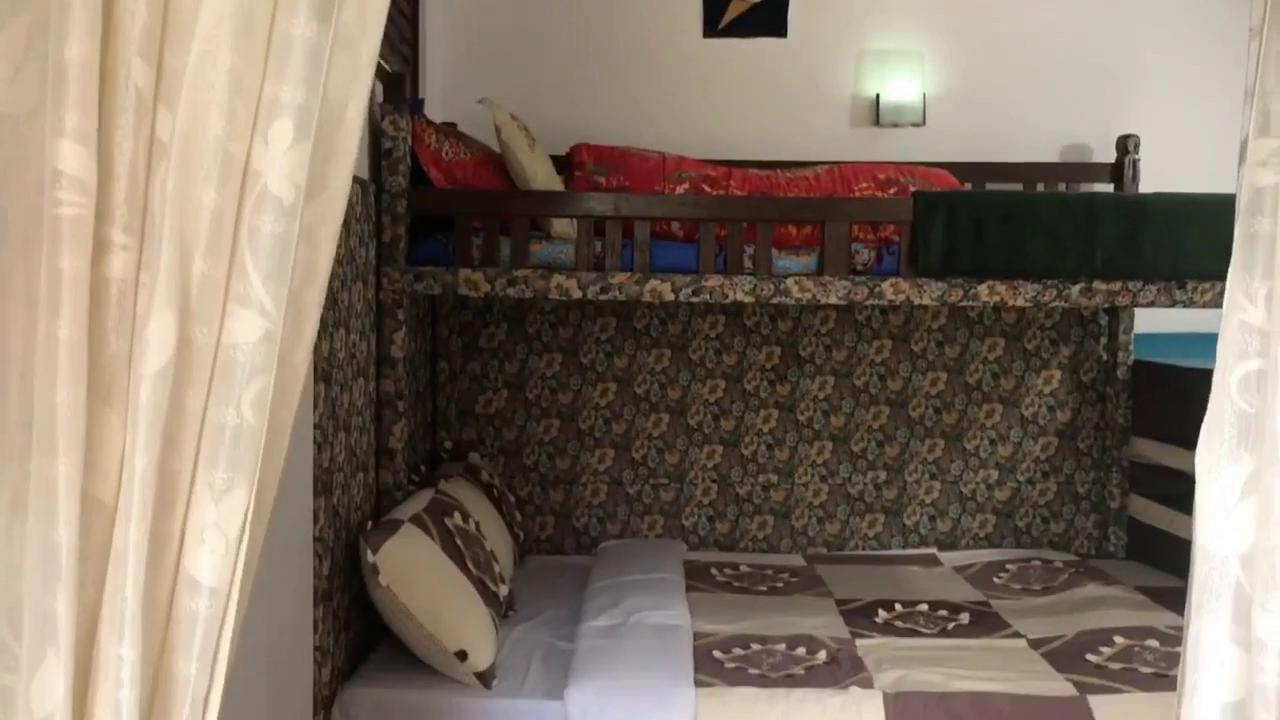 Backpackers Den - Tap to explore photos