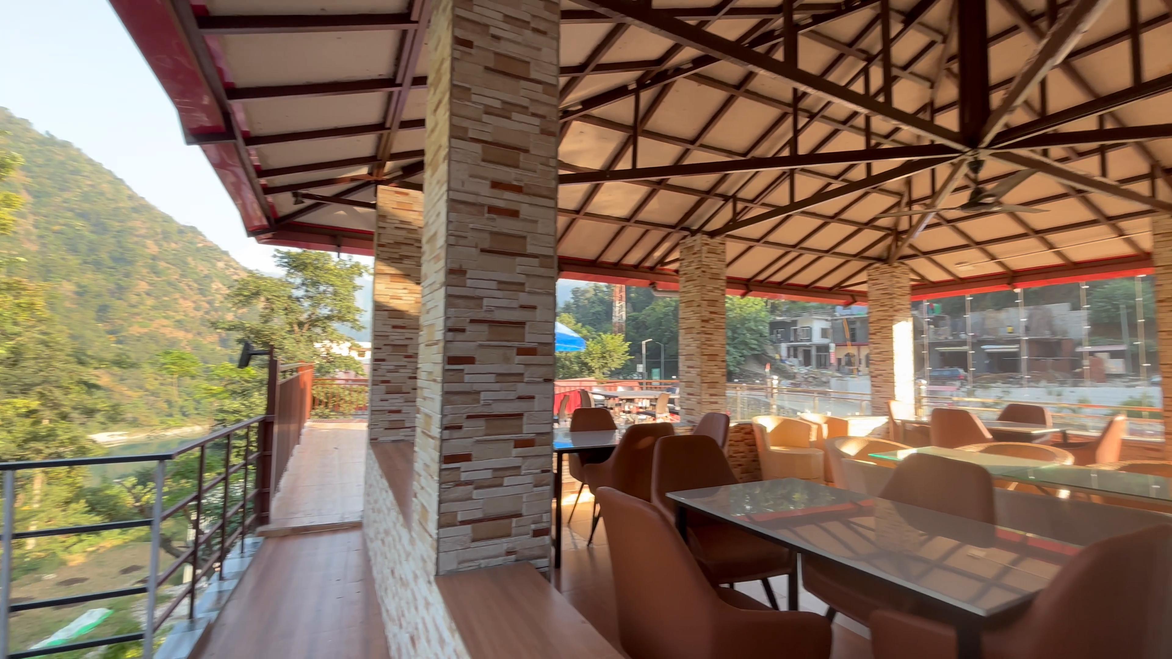 Daandikaanthi Hotel (100 Metre Walking From Maa Dhari Devi Temple Gate) - Tap to explore photos
