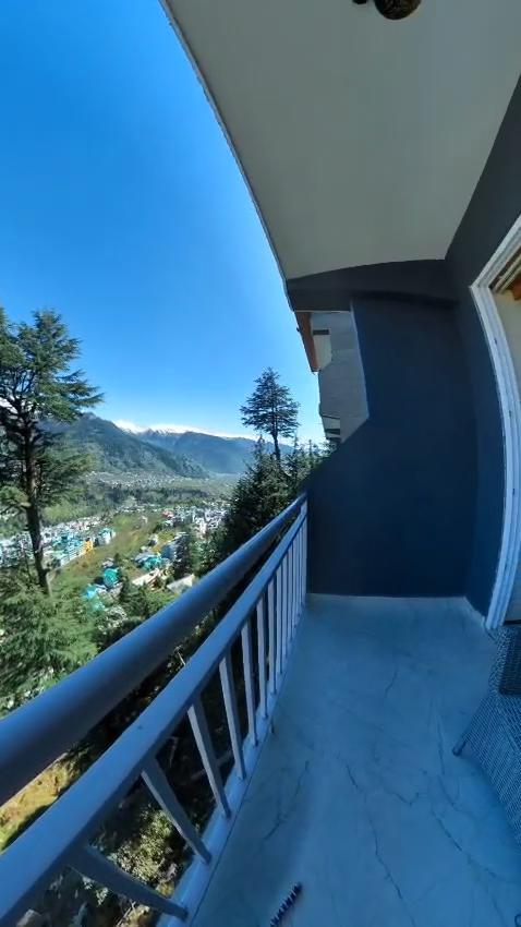 The Whitestone Inn & Suites (A Centrally Heated Mountain & Valley View) - Tap to explore photos