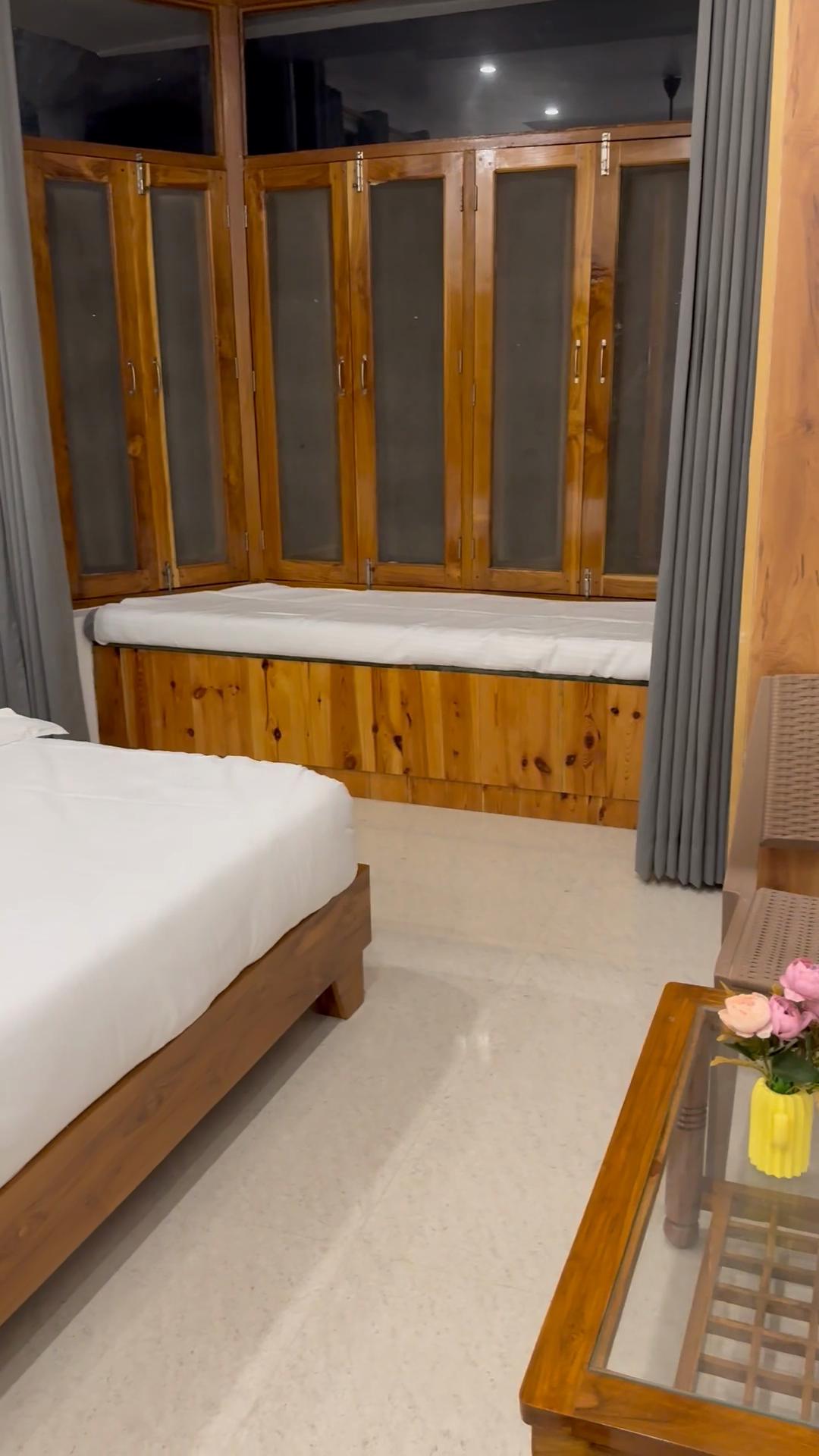 The Para View Homestay - Tap to explore photos