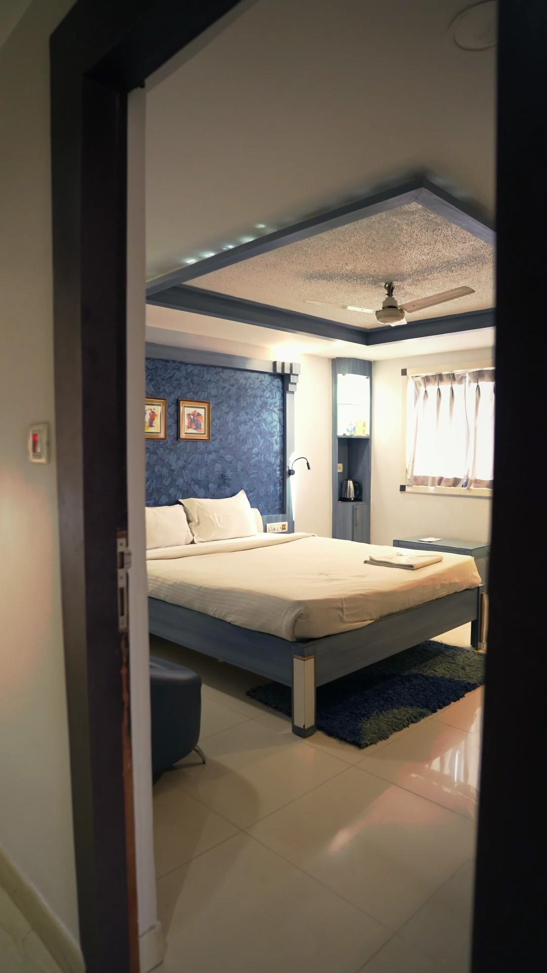 Hotel Churuwala Inn - Tap to explore photos