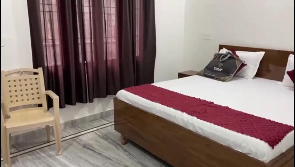 Kashi Vas Super Rooms - Tap to explore photos