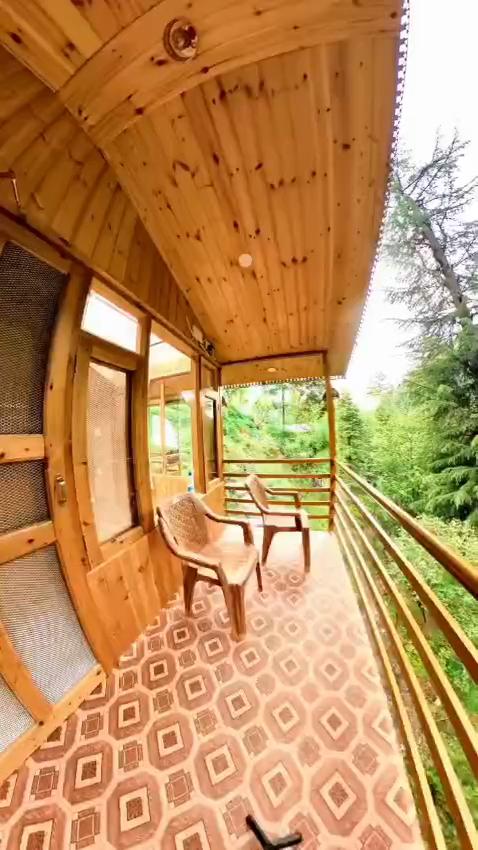 Sunshine Tree cabin - Tap to explore photos