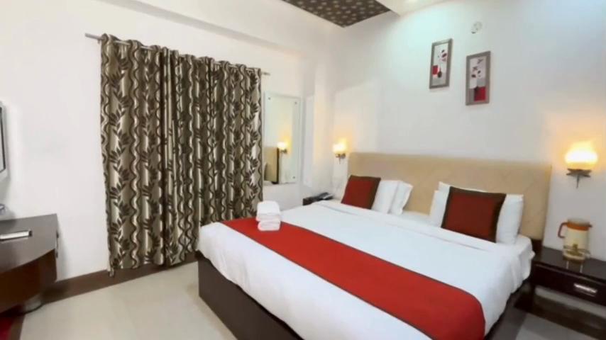 Hotel Samovar By Goyal Hoteliers - Tap to explore photos