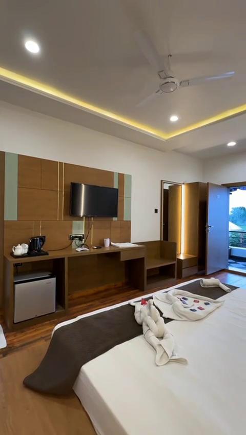 Aravalli Hill Resort - Tap to explore photos