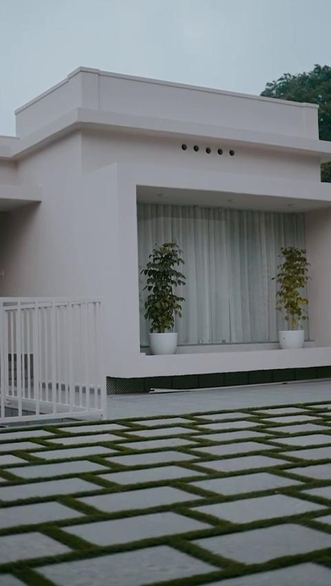 Glen Castle Pool Villa Vagamon by VOYE HOMES - Tap to explore photos