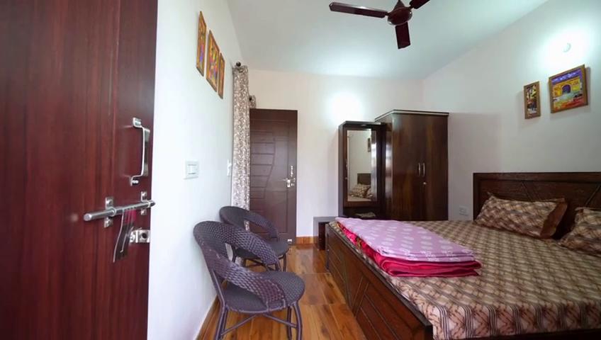Premiere Homestay - Tap to explore photos