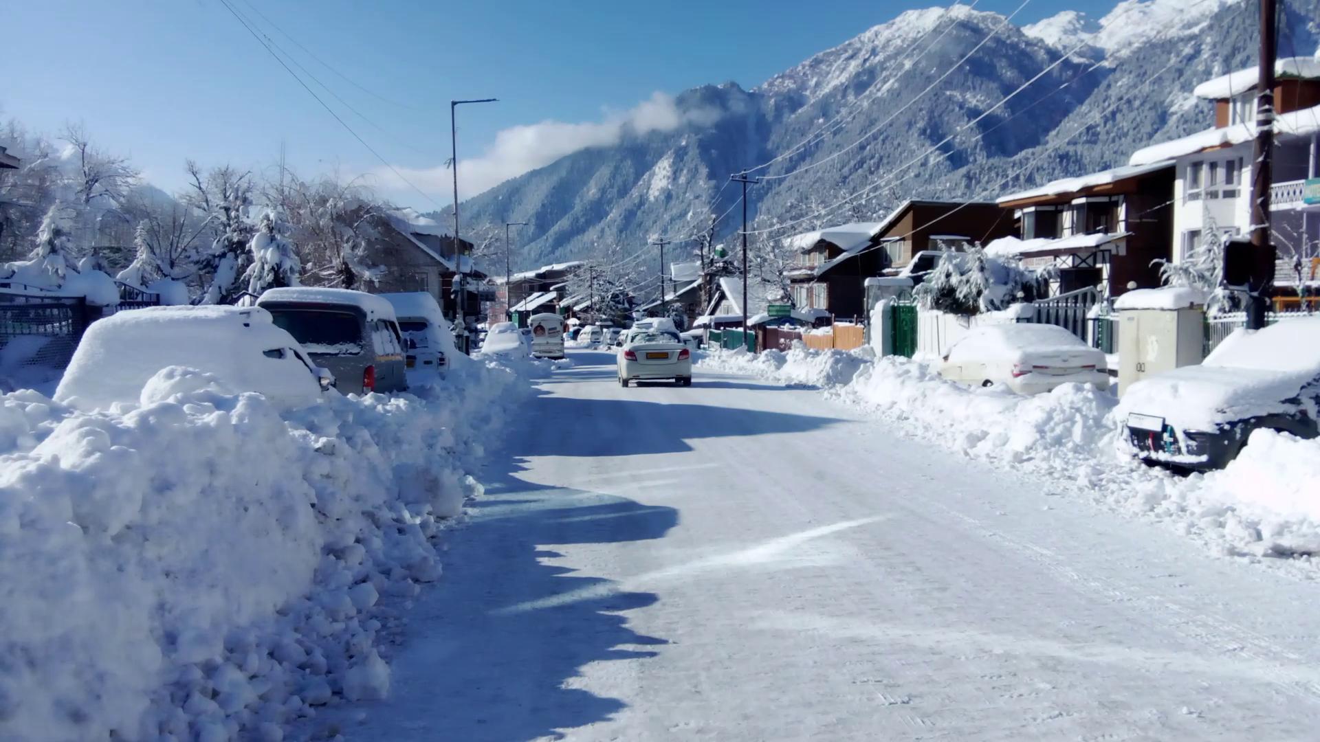 Small Town Guest House Pahalgam - Tap to explore photos
