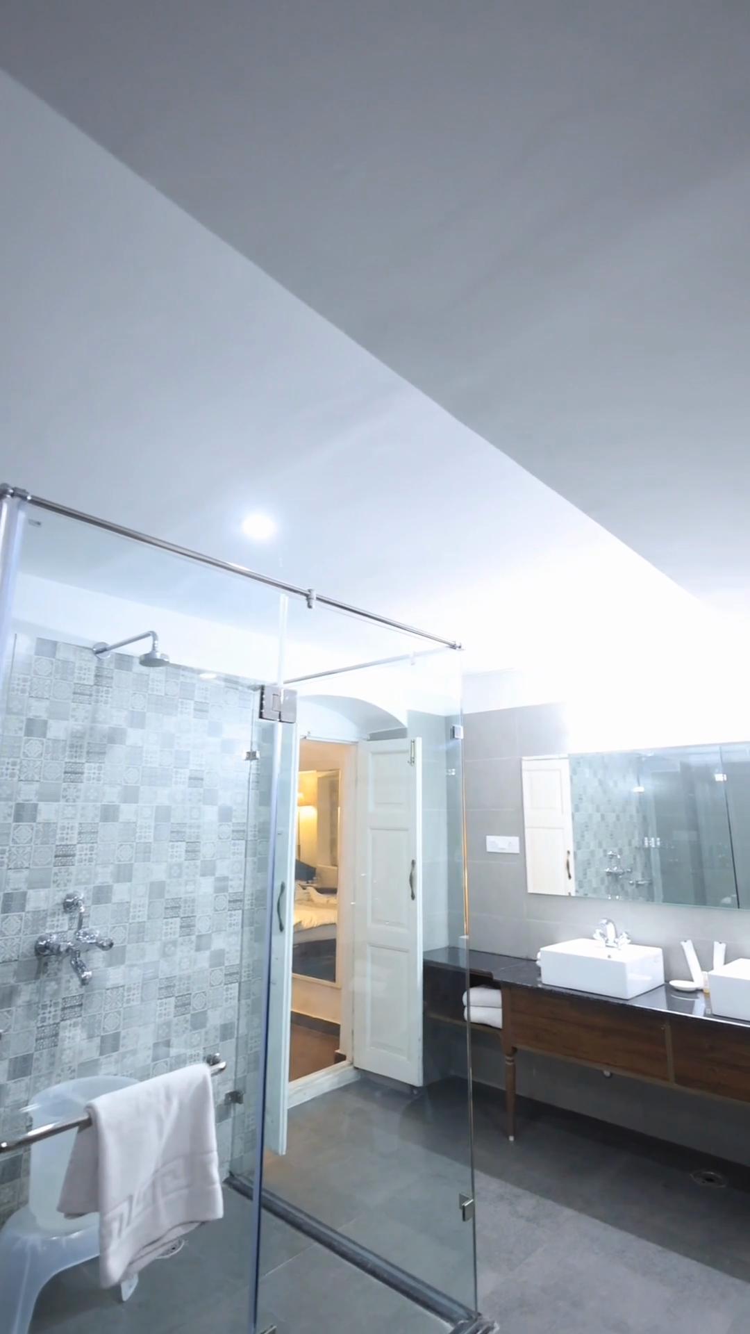 Hakmans Hotel | A Heritage property on Mall Road | Free Onsite Car Parking - Tap to explore photos