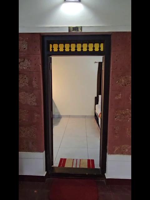 Casa Marari Homestay | Rooms & Caretaker - Tap to explore photos